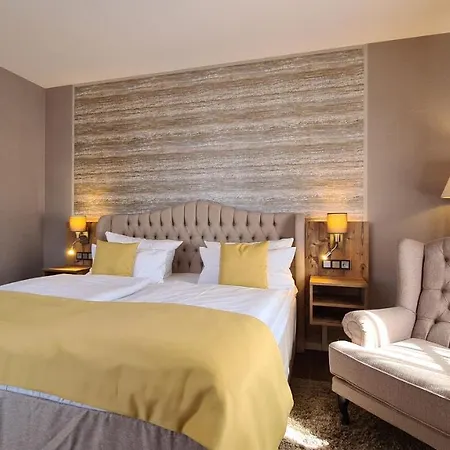 Zum Leineweber Hotel 4*