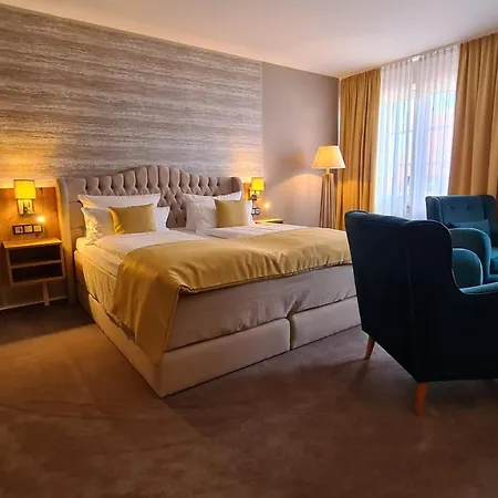 Zum Leineweber Hotel