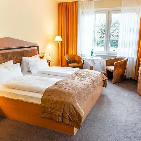 Zum Leineweber Отель 4*
