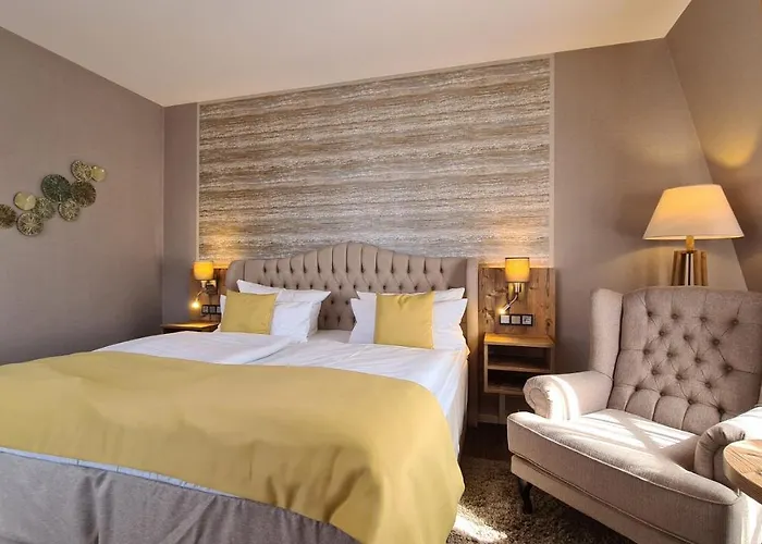 Zum Leineweber Hotel 4*