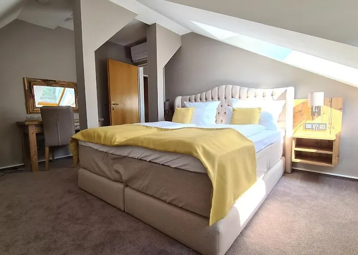 Zum Leineweber فندق